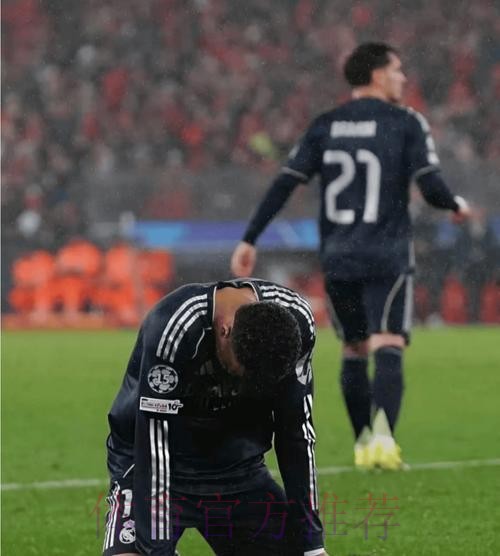 皇马27岁世界冠军第3次离谱失误!西媒:他还逃红牌